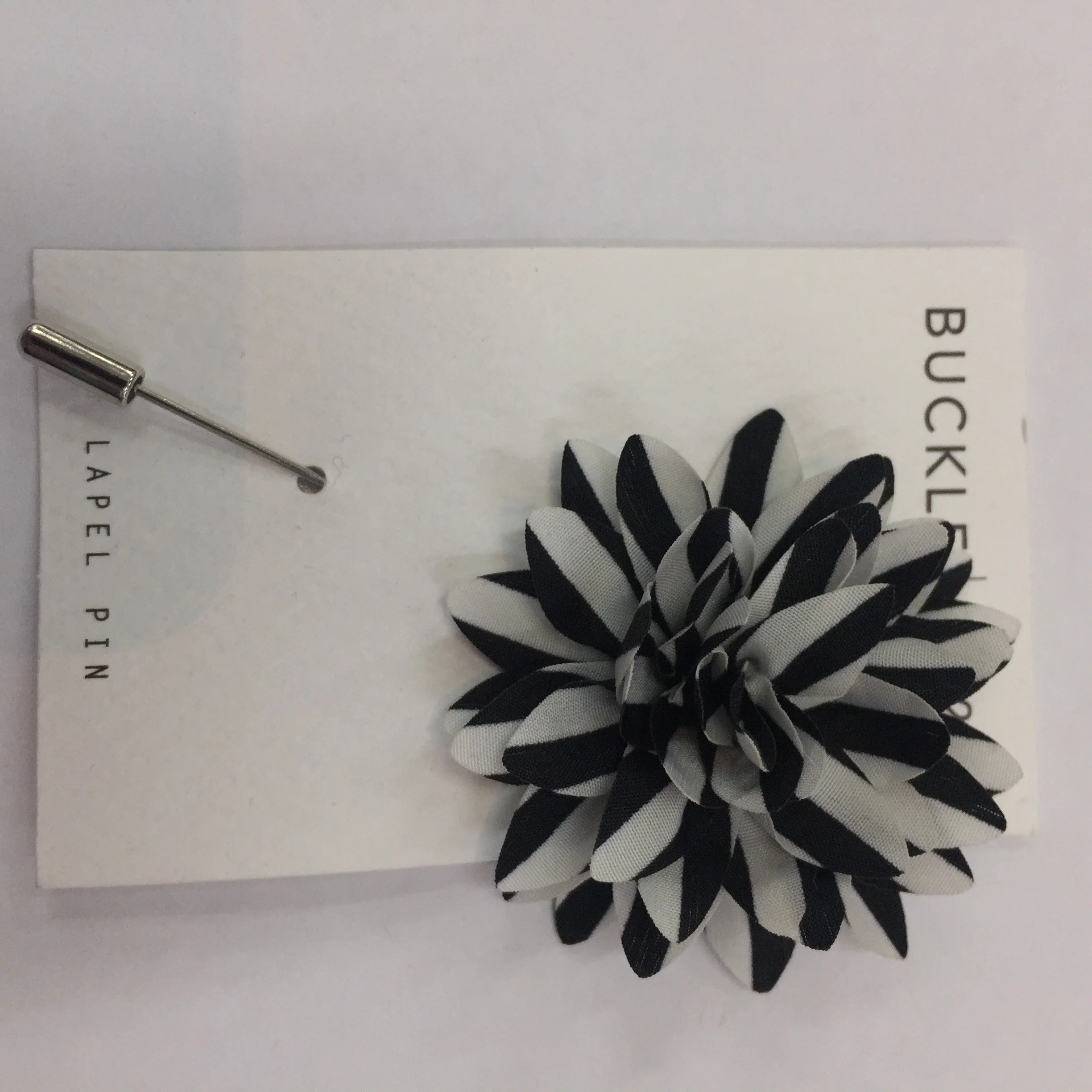 Buckle Lapel - Flower Pins - Image 9