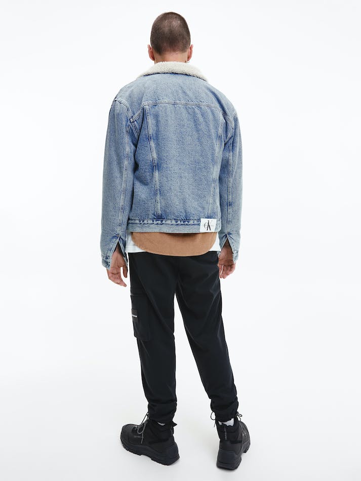 Calvin Klein SHERPA DENIM JACKET - 90's Iconic Light Blue - Image 3