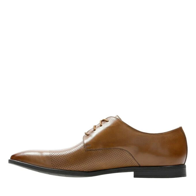 Clarks Bampton Cap Leather Shoe - Tan - Image 3