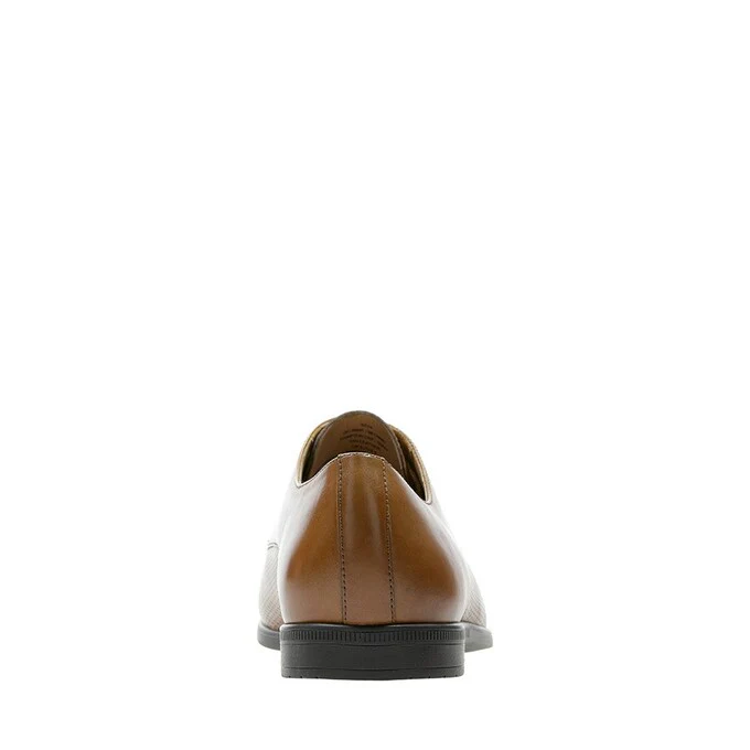 Clarks Bampton Cap Leather Shoe - Tan - Image 6