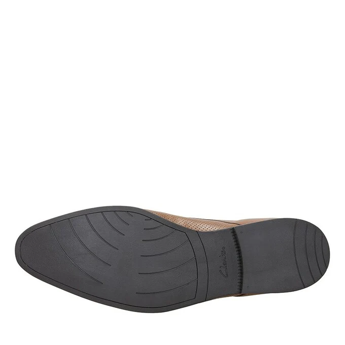 Clarks Bampton Cap Leather Shoe - Tan - Image 7