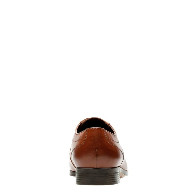 Clarks Conwell Cap Leather Shoe - Tan - Image 5