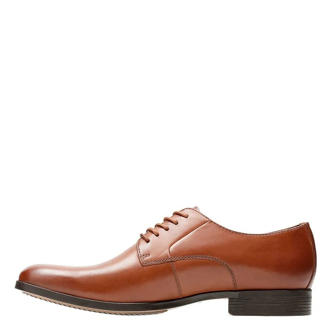 Clarks Gilman Plain Leather Shoe - Tan - Image 3