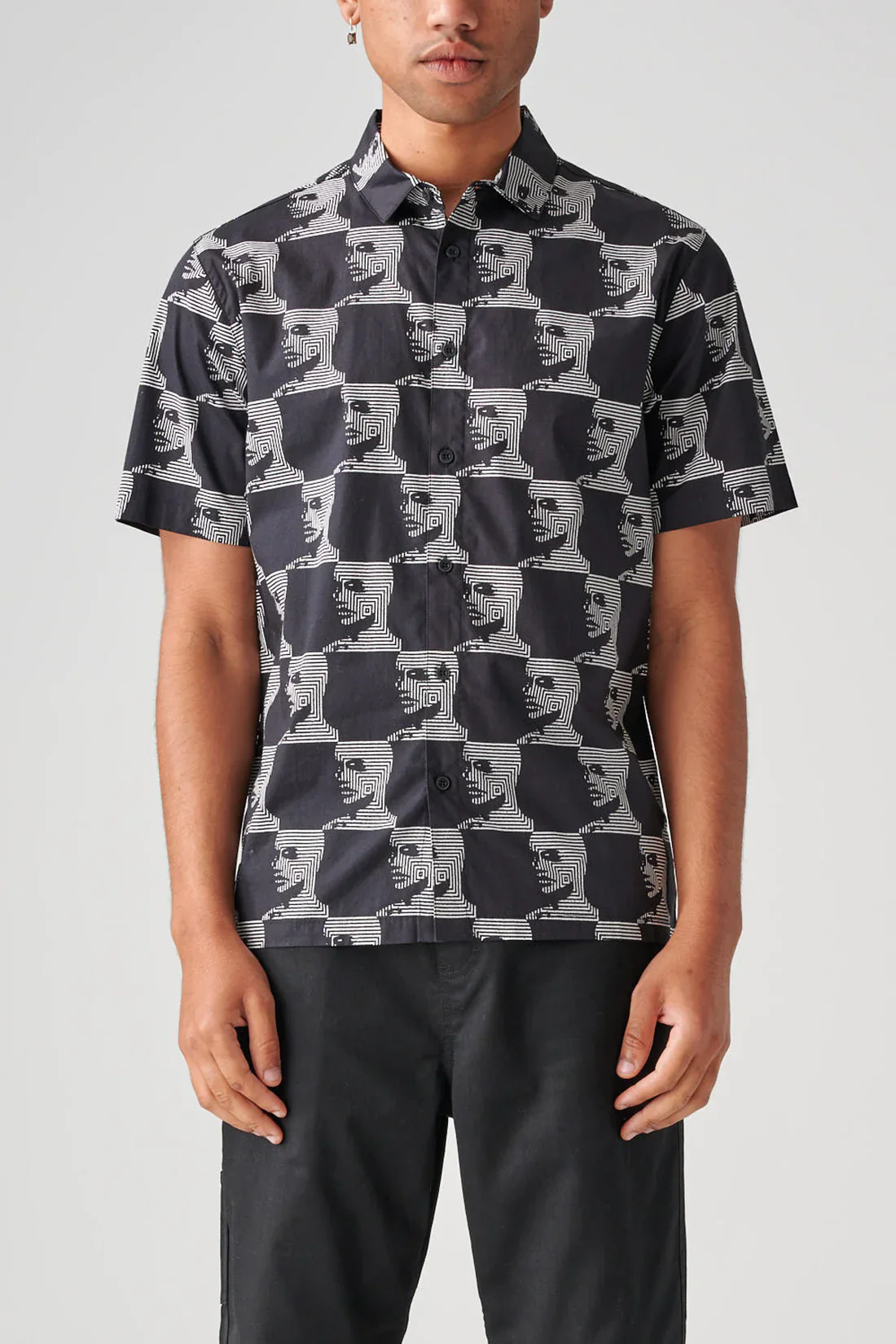 GLOBE Circuits SS Shirt - Black