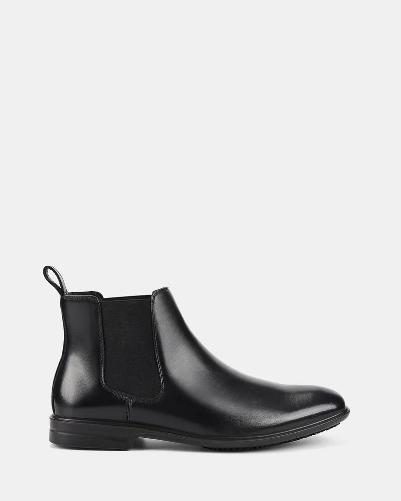 HUSH PUPPIES Cambridge EEE Extra Wide Leather Boot - Black