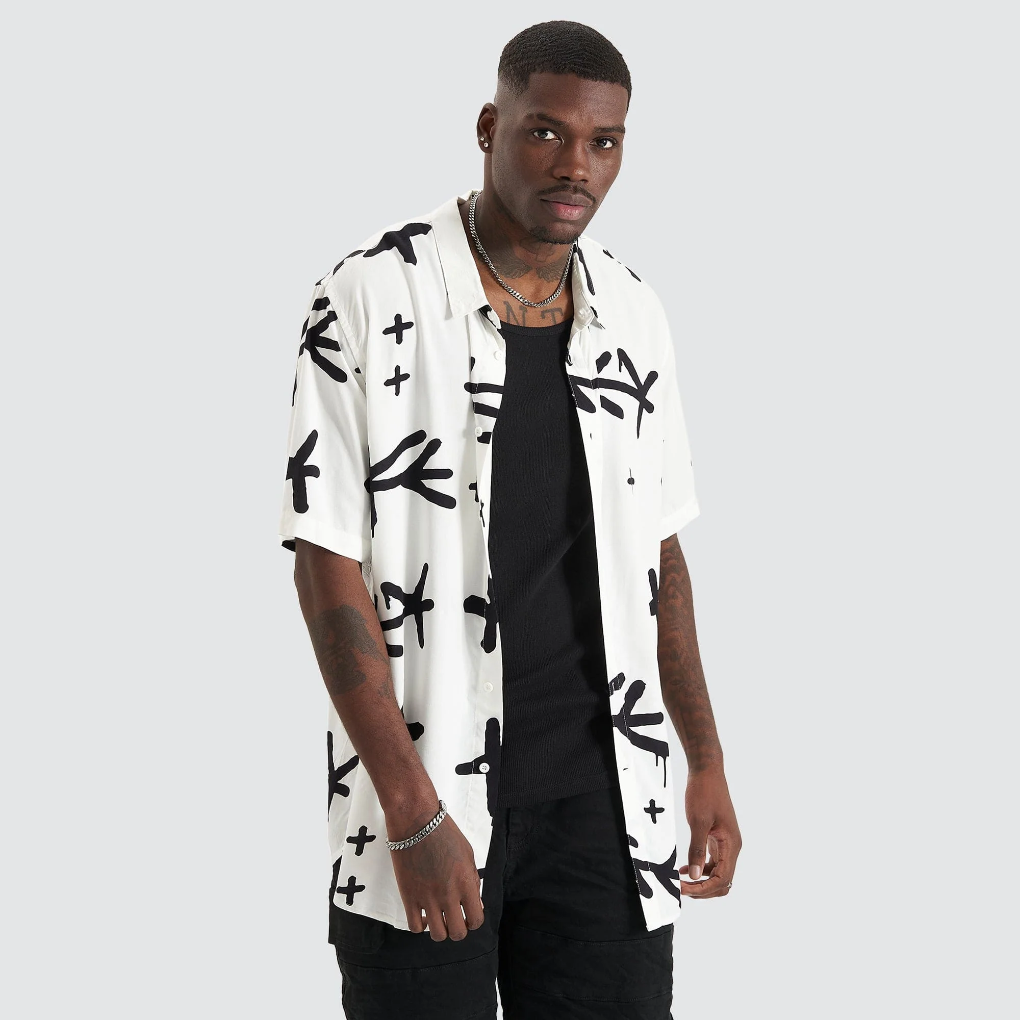 KISS CHACEY Captor Party Shirt White/Black - Image 5