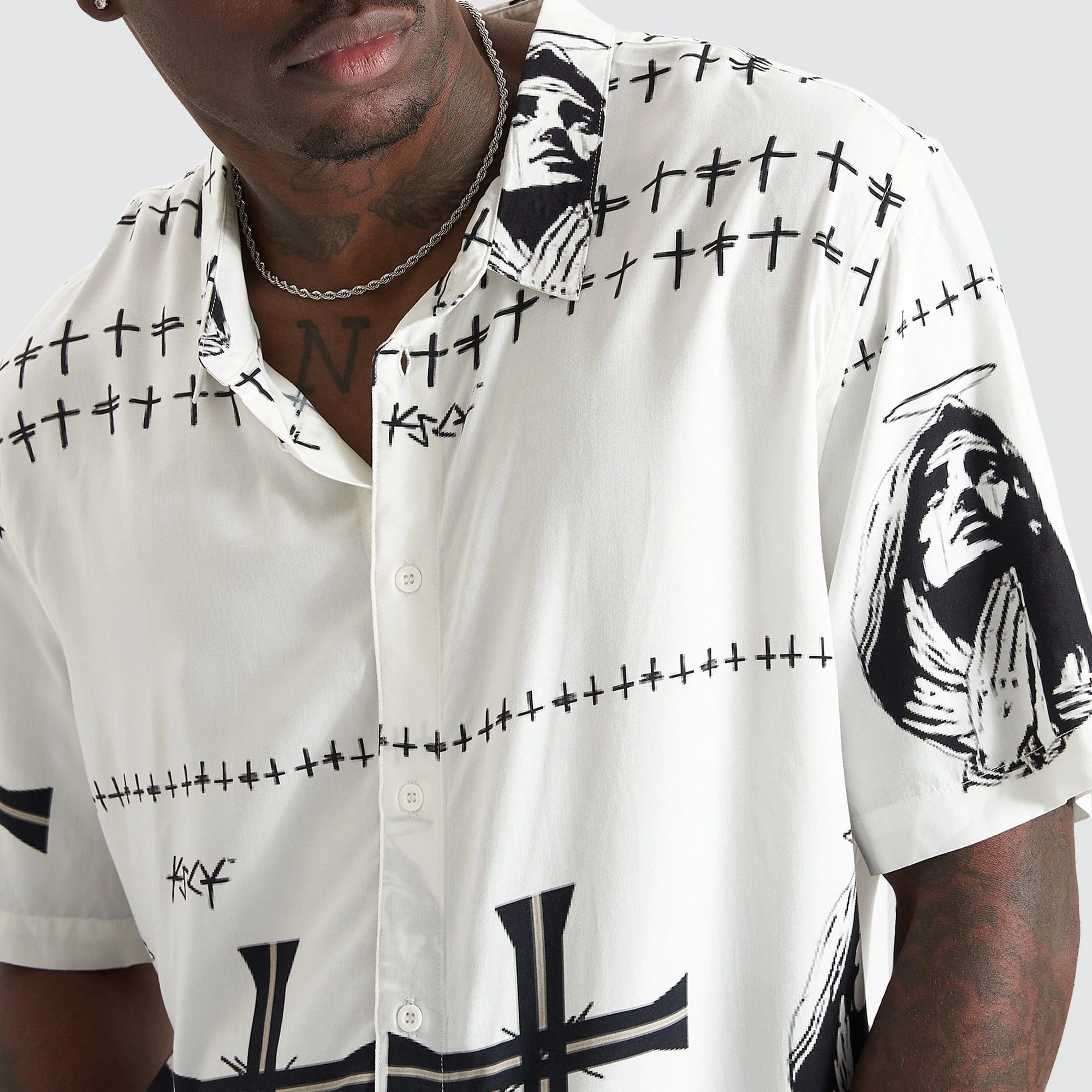 KISS CHACEY Omens Party Shirt- White/Black - Image 4