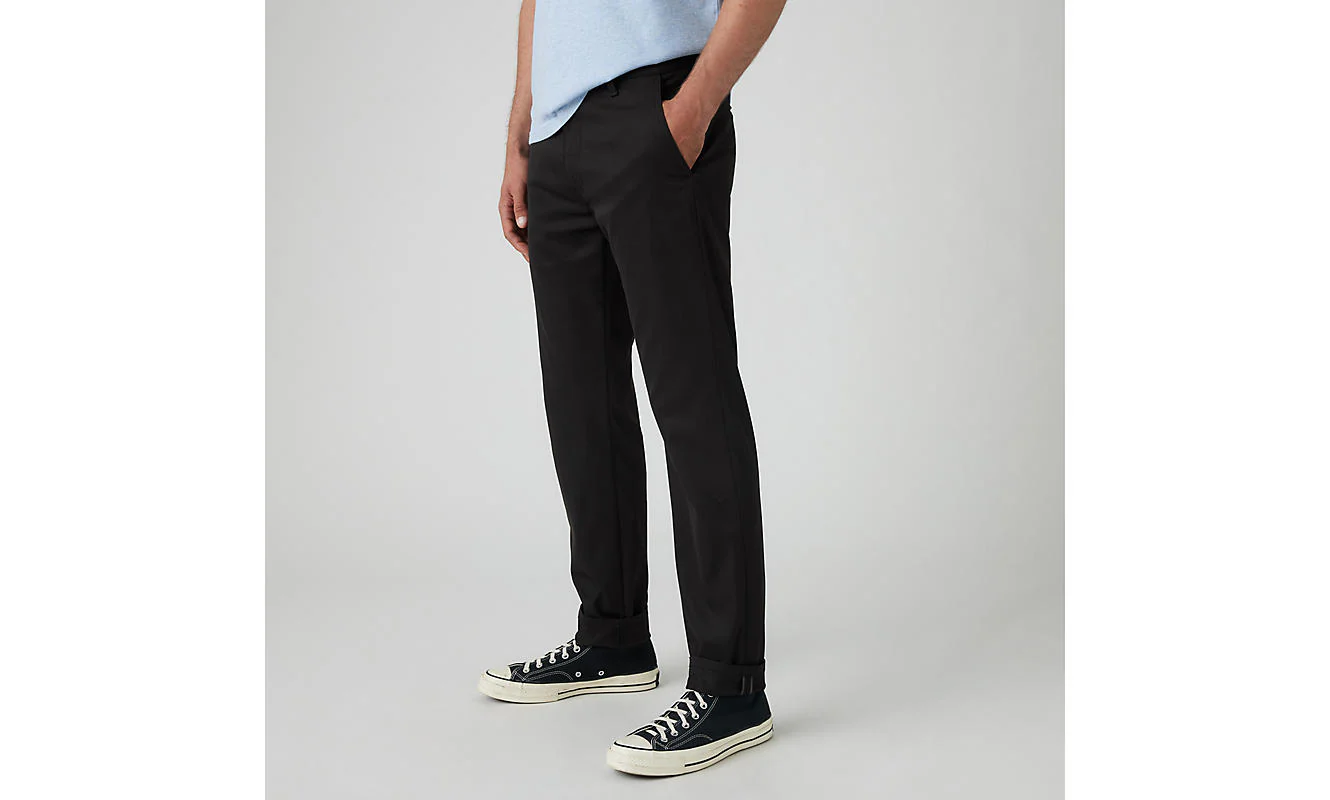 LEVI'S® XX Standard Taper Tech+ Chino - Black - Image 4