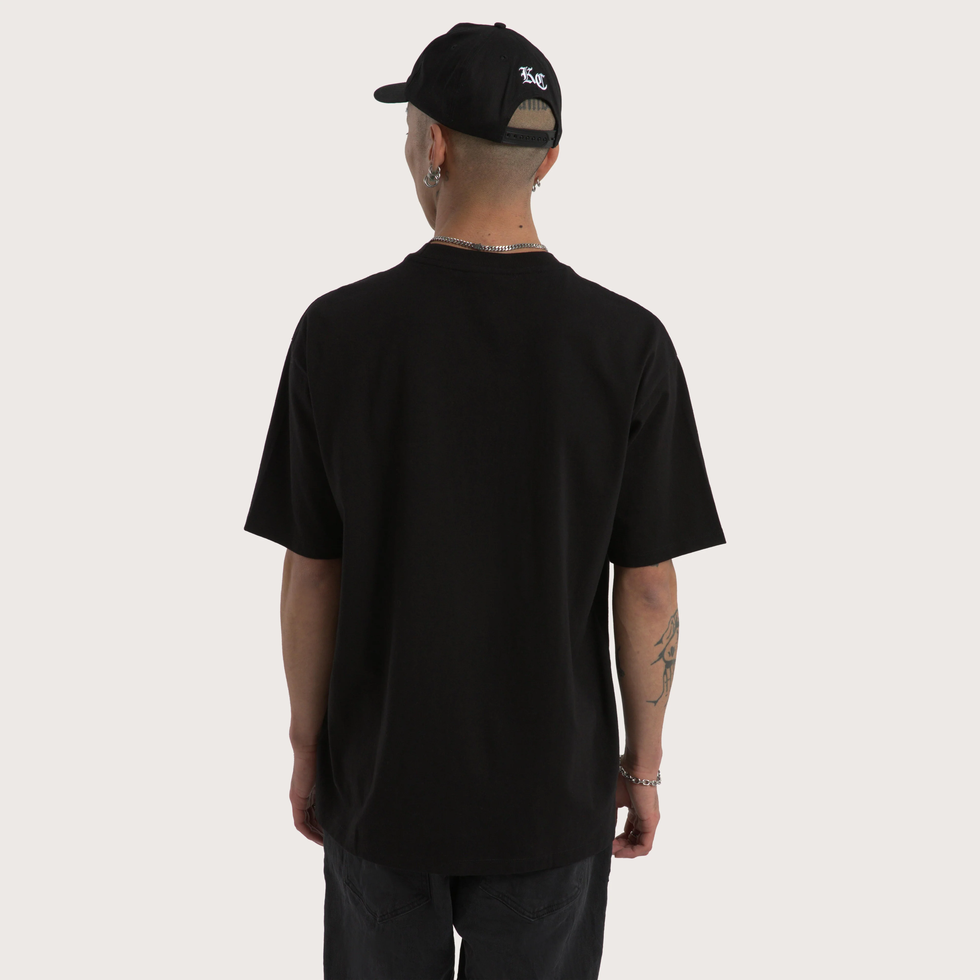 KISS CHASEY Obelisk Box Fit Tee - Jet Black - Image 4