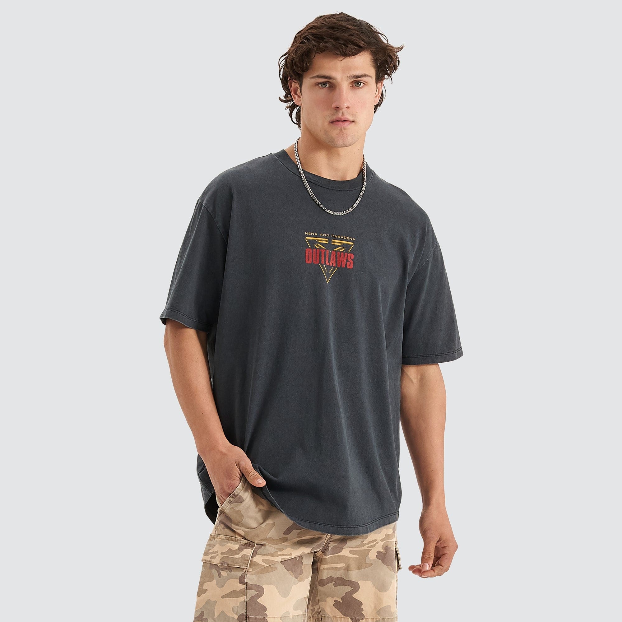 NENA AND PASADENA Outlaws Heavy Box Fit Scoop Tee Pigment Anthracite Black - Image 3