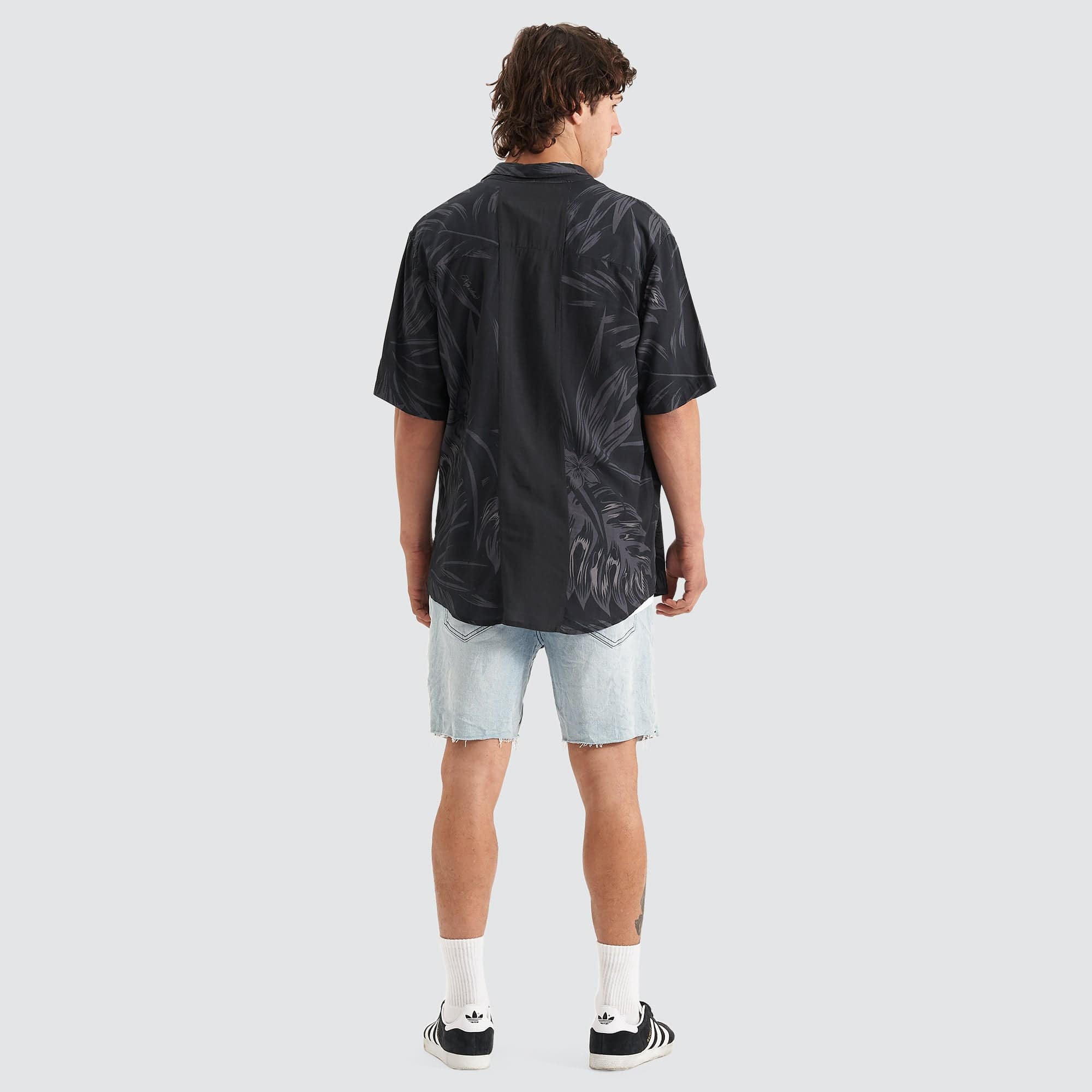 NENA AND PASADENA Selector Relaxed Short Sleeve Shirt - Black Print - Image 5