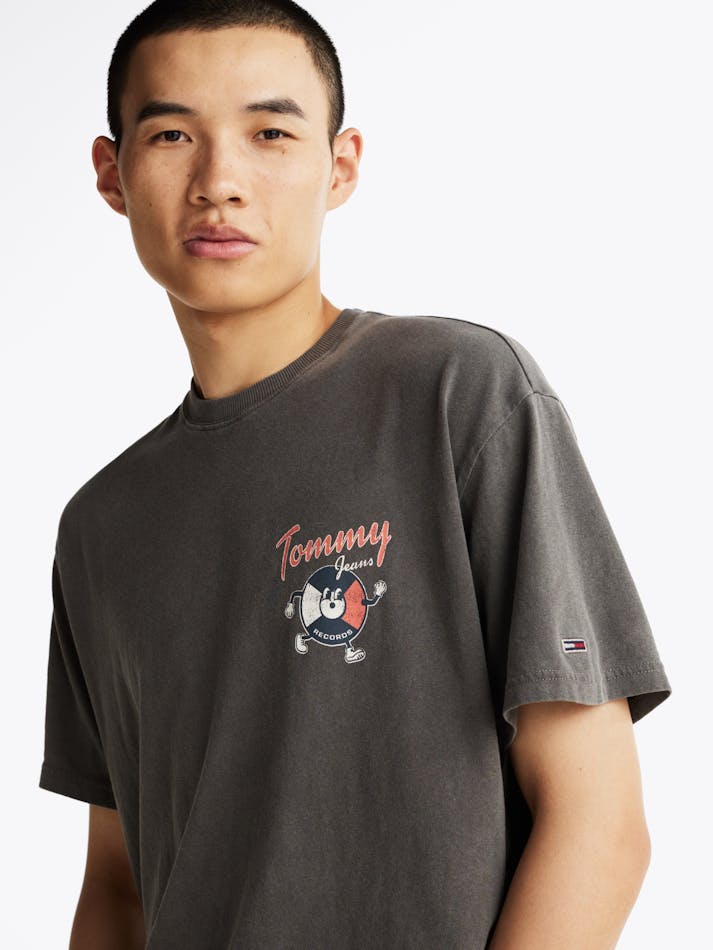 TOMMY HILFIGER DM0DM20352 Back Logo Relaxed Tee - Black - Image 4