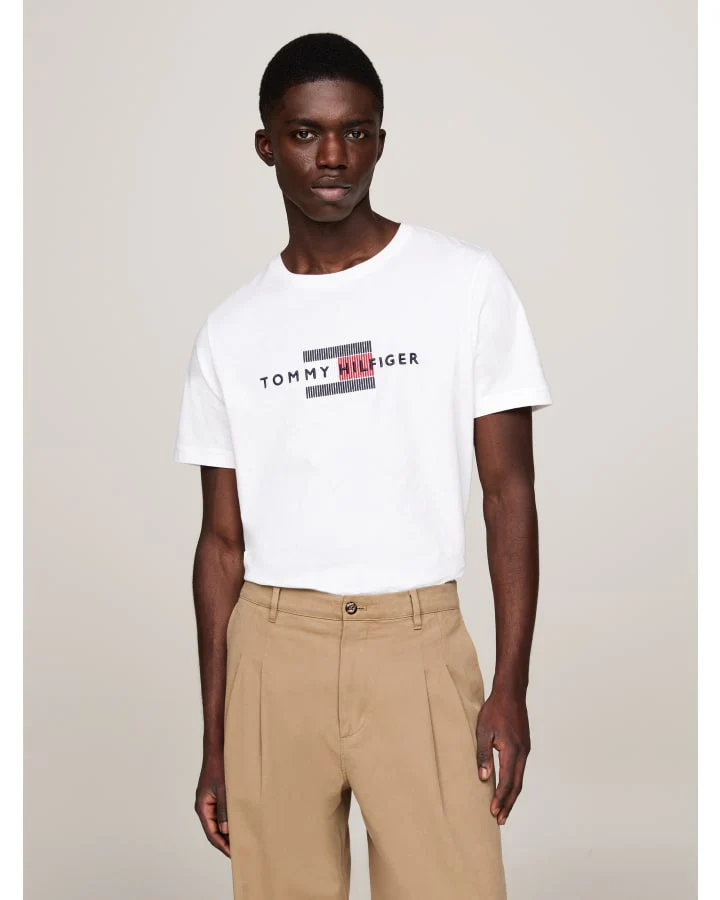TOMMY HILFIGER MW0MW36455_YBR&nbsp;HILFIGER FLAG EMBRO TEE - White - Image 3