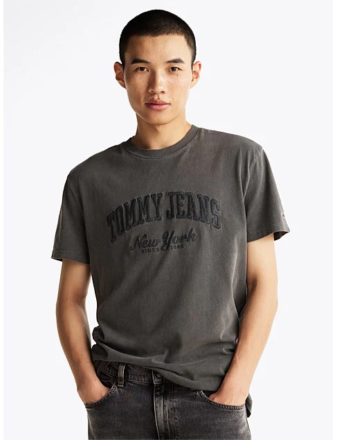 TOMMY JEANS DM0DM20356_BDS Varsity Washed Tee - Black - Image 2