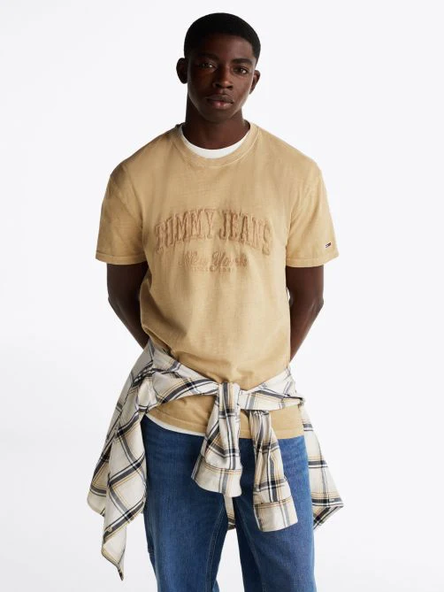 TOMMY JEANS DM0DM20356_ACT Varsity Washed Tee - Relic Tan