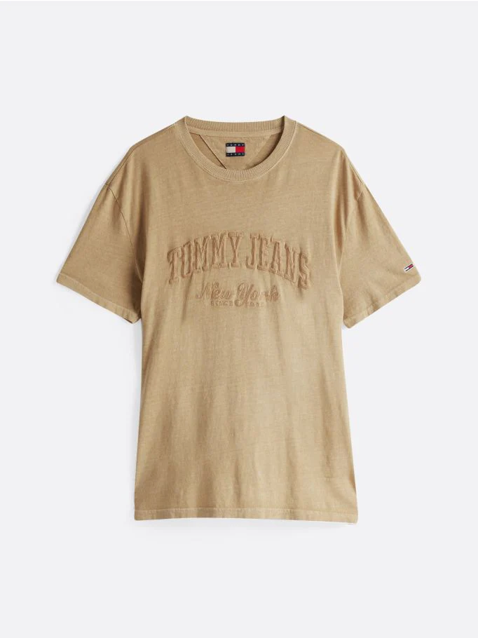 TOMMY JEANS DM0DM20356_ACT Varsity Washed Tee - Relic Tan - Image 3