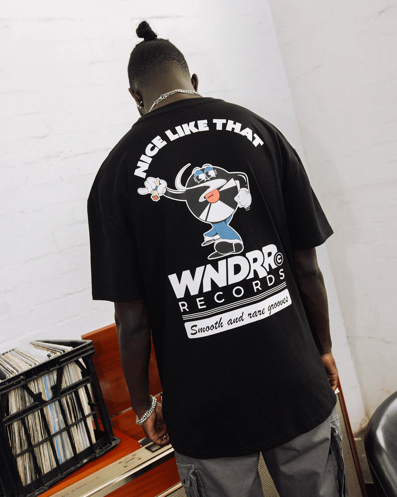 WNDRR LIKE THAT BOX FIT TEE - Black - Image 2