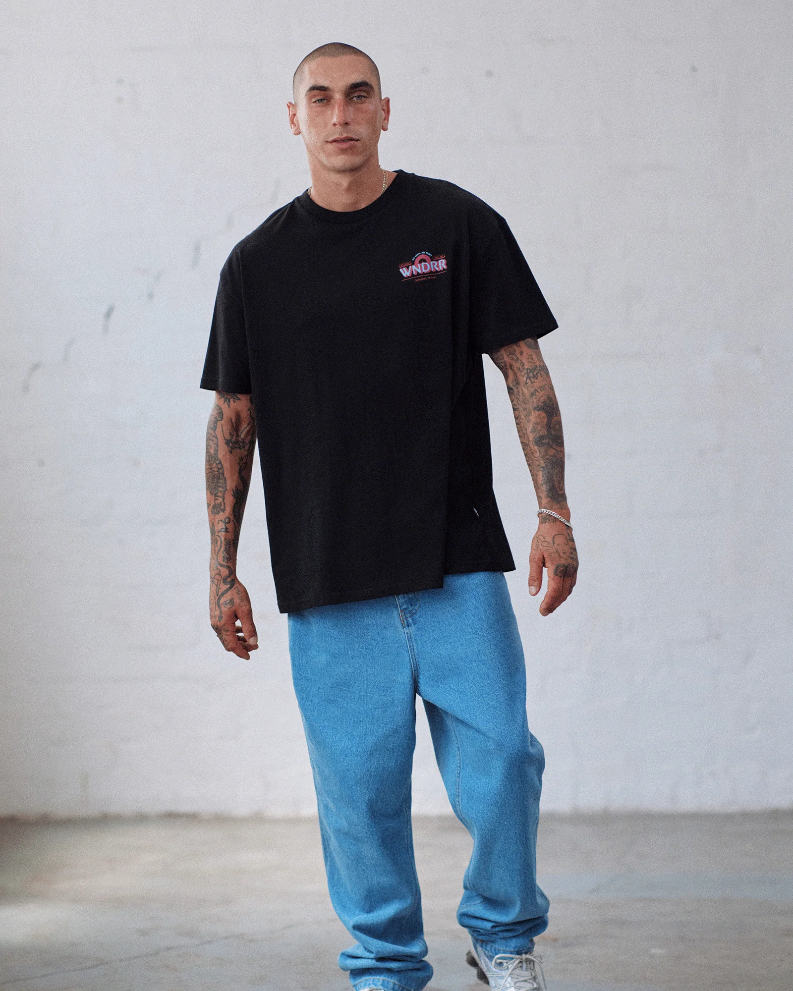 WNDRR Vinyl Bar Box Fit Tee - Black - Image 3